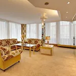 La Strada 4*