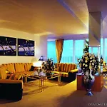 La Strada Hotel