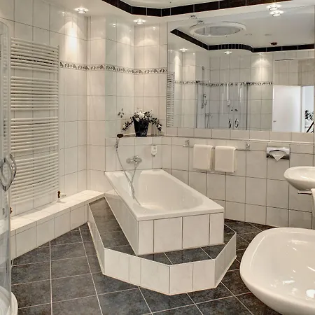 La Strada Hotel 4*