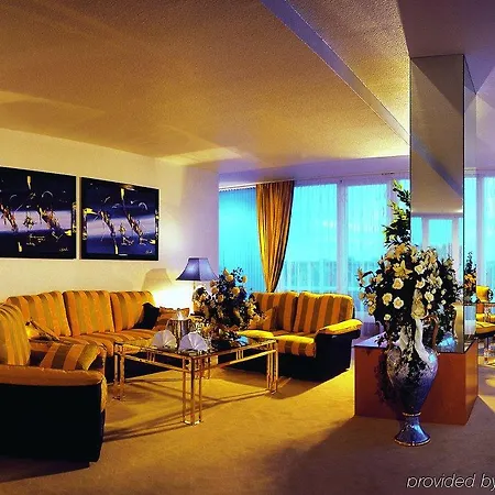 La Strada Hotel