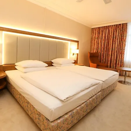 La Strada Hotel 4*